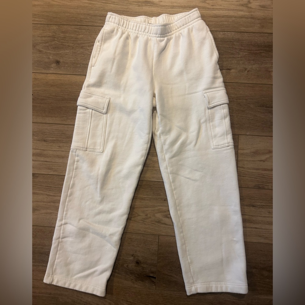Aritzia White TNA Cozy Sweatfleece Mega Cargo Sweatpants